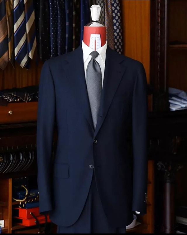 成都新郎西服定制-藍色西裝