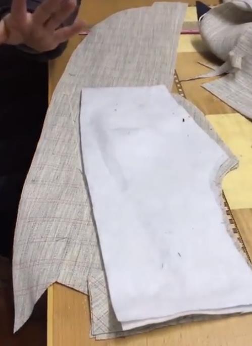 純手工西服制作過(guò)程-配胸絨