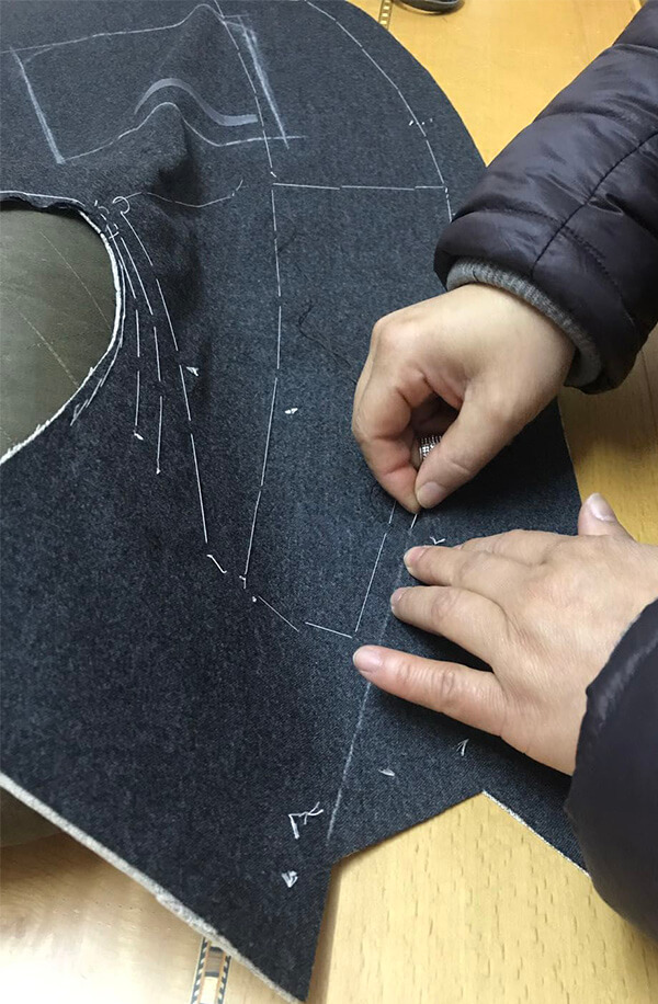純手工西服制作過(guò)程-縫合面料和毛襯
