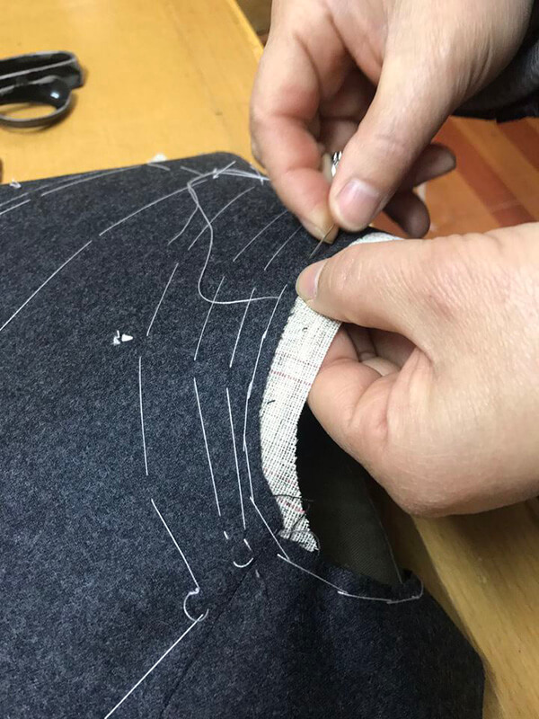 純手工西服制作過(guò)程-面料和毛襯縫合