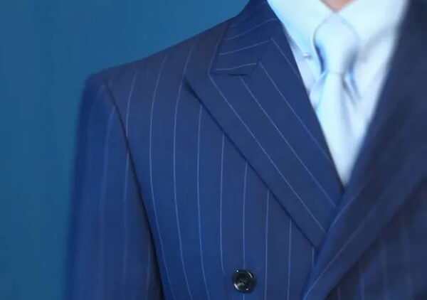 條紋西服