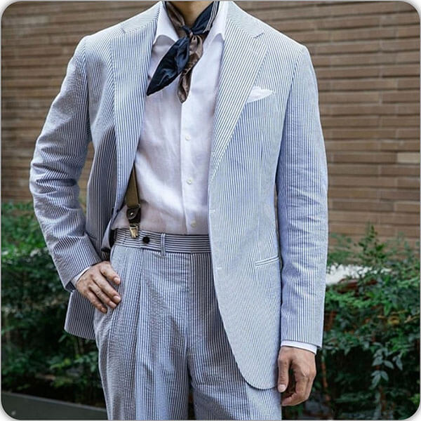 泡泡紗西服搭配絲巾