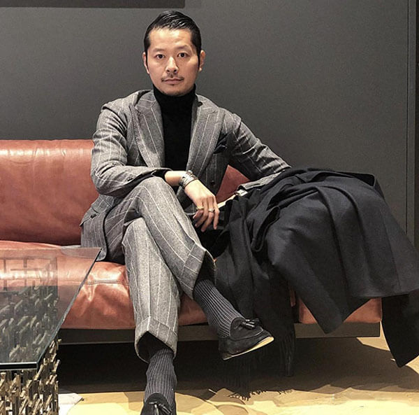 條紋西服